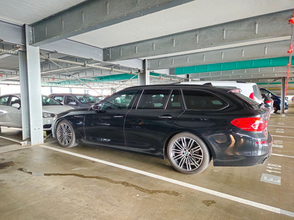 Image of BMW 530