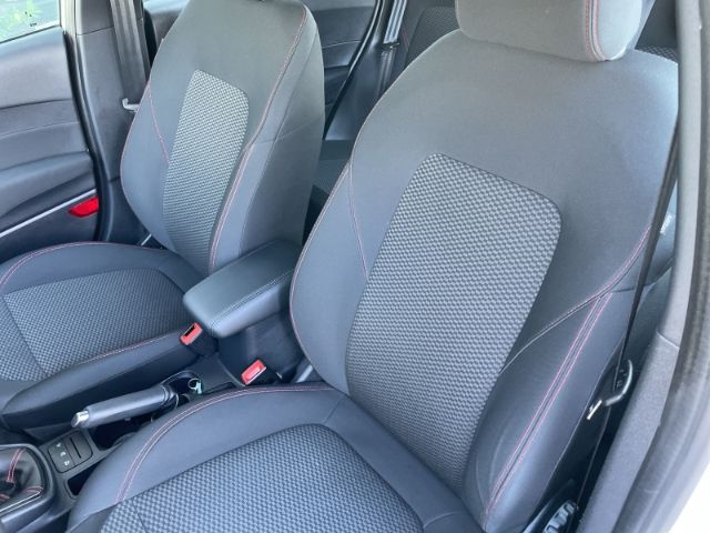 Fahrzeugabbildung Ford Fiesta 1.0 EcoBoost M-Hybrid ST-Line Sitzheizung