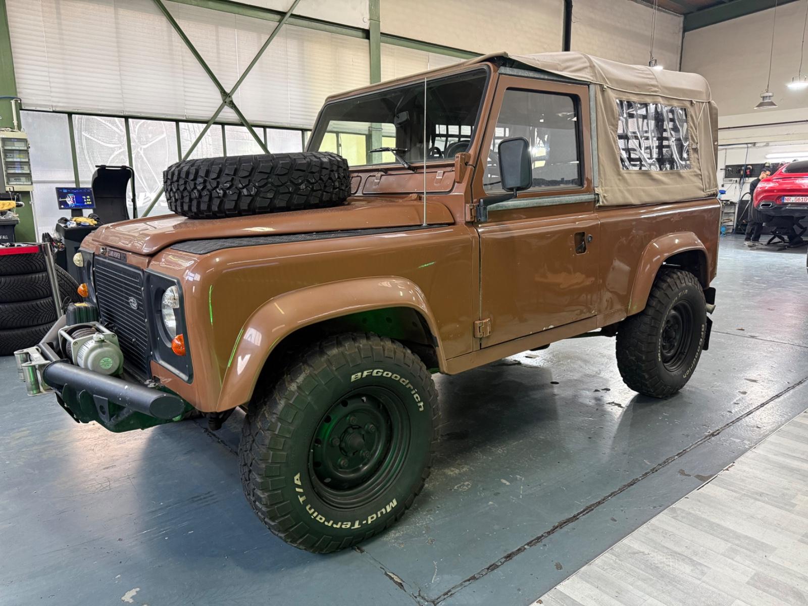 Land Rover Defender