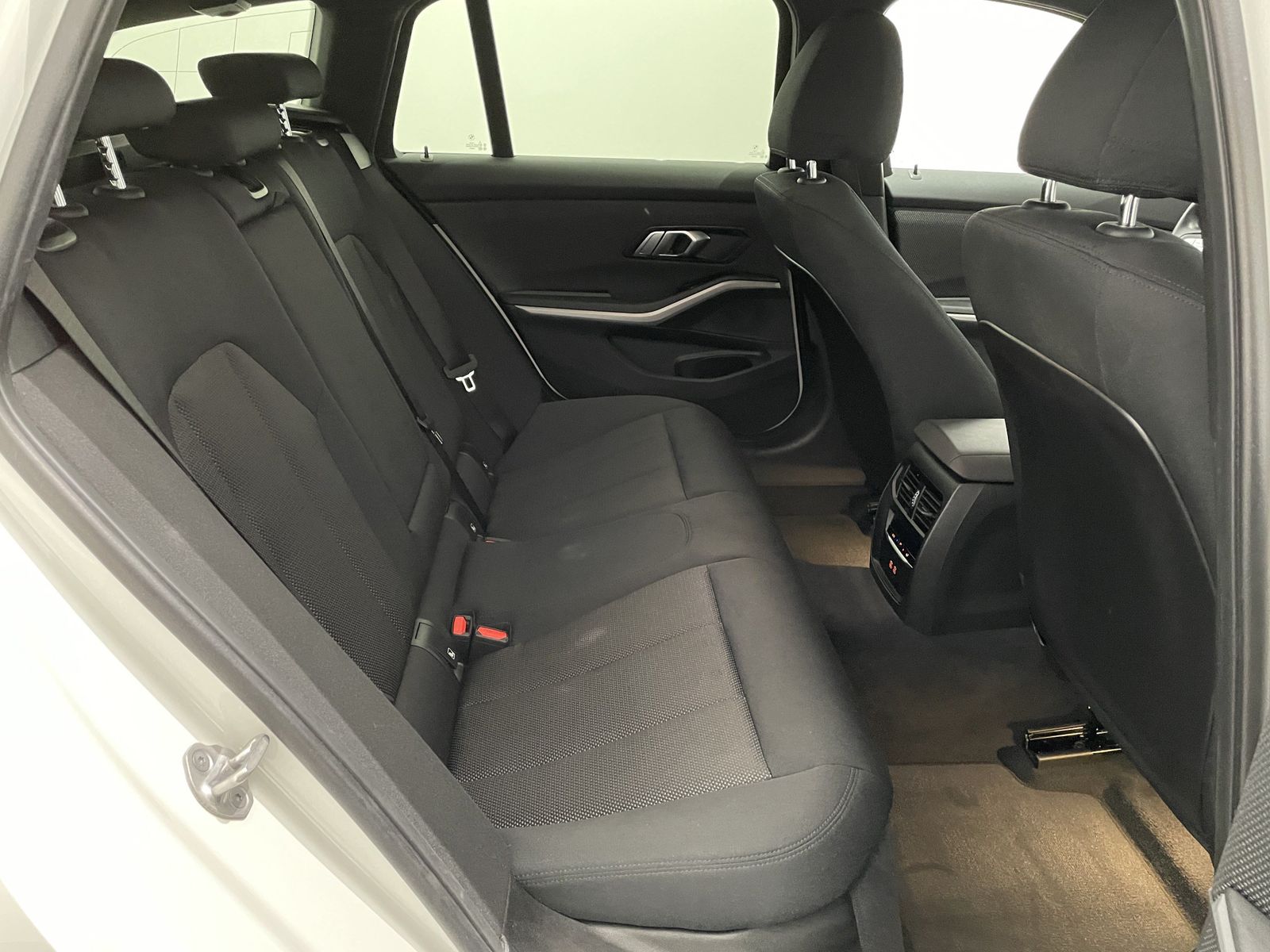 BMW 318d LED//SHZ/NAVI/STANDHEIZUNG/LENKRADHEIZUNG foto 11