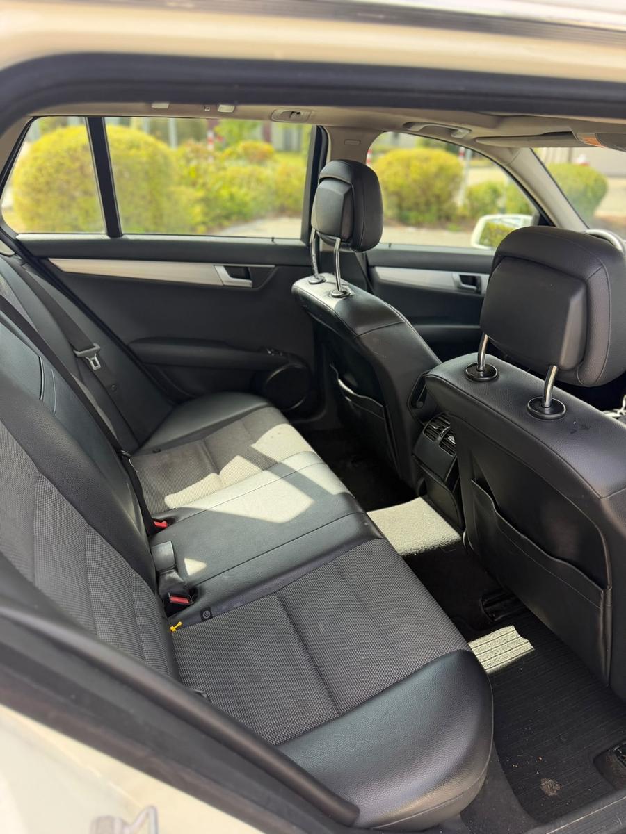 Mercedes-Benz C220 2012 — photo 13
