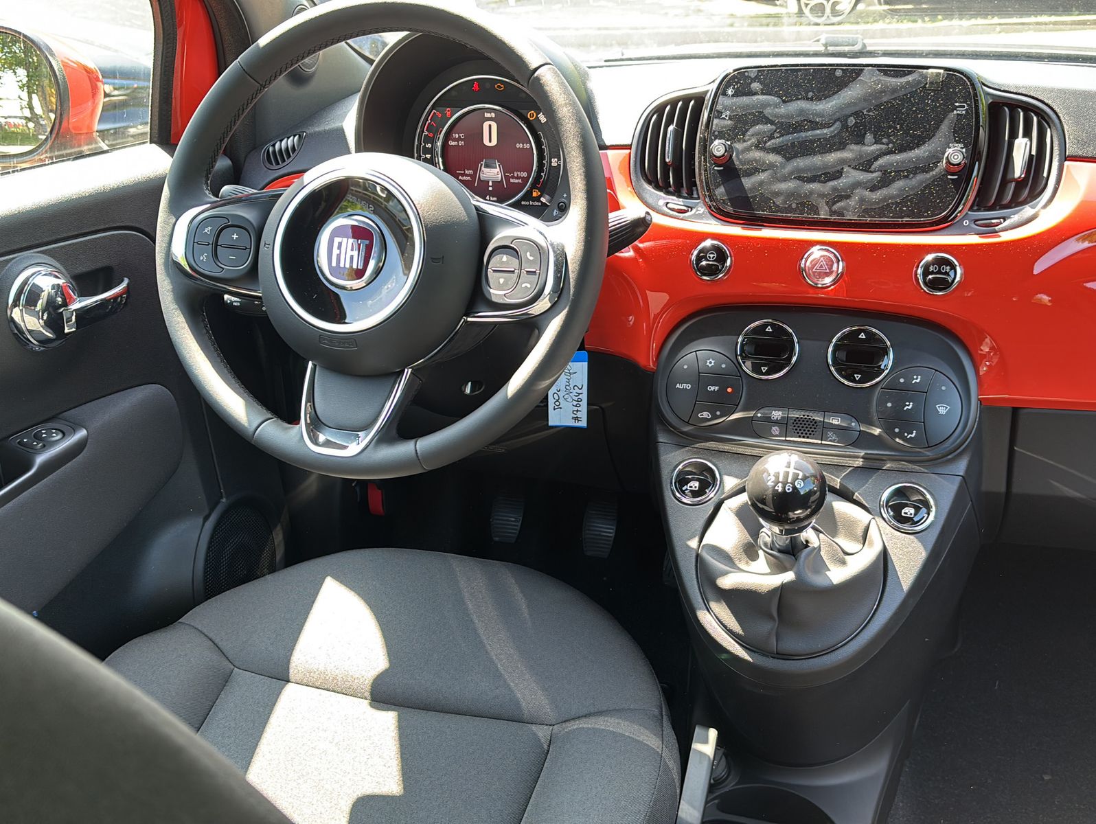 Fahrzeugabbildung Fiat 500C 1.0 Hybrid Dolcevita Cabrio16 Zoll NAVI DAB