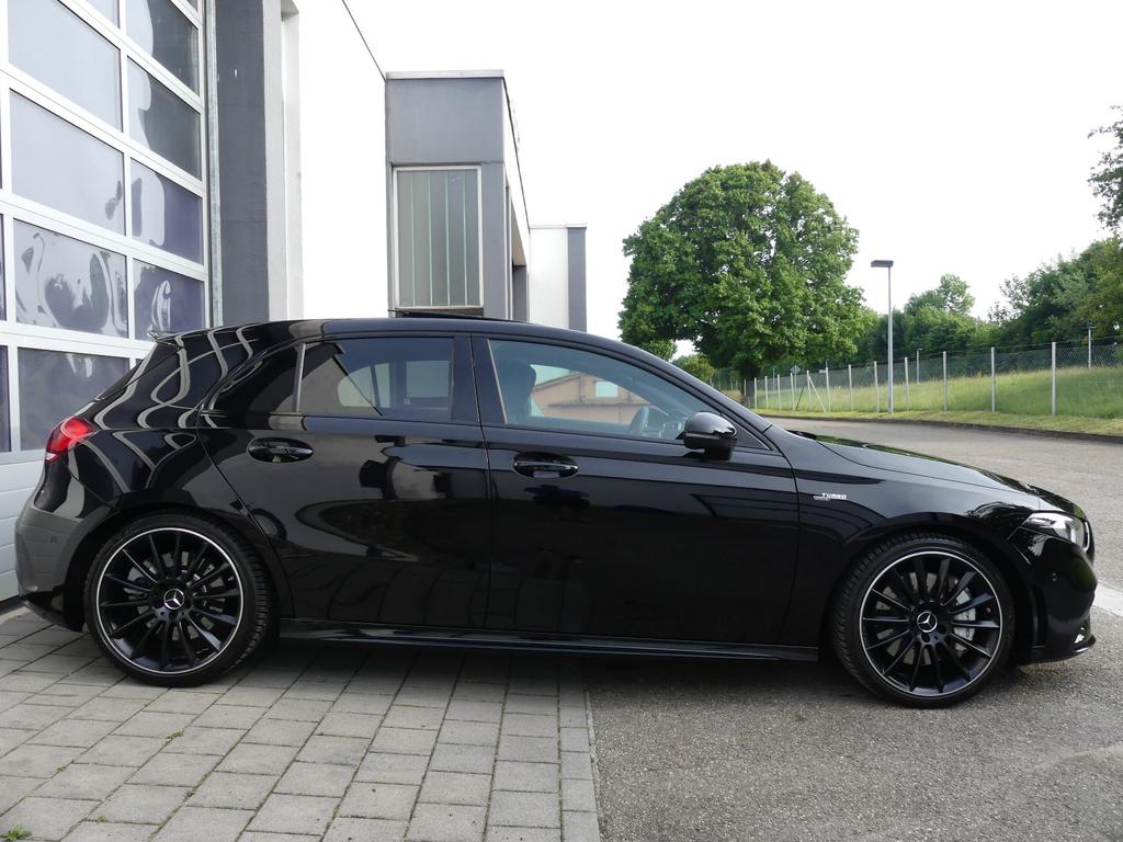 Mercedes-Benz A 35 AMG