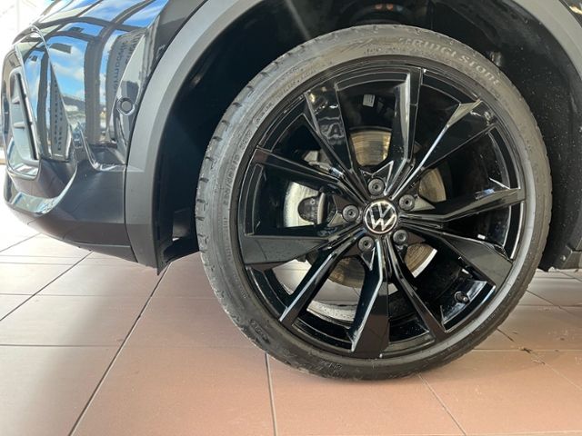 Fahrzeugabbildung Volkswagen T-Roc 1.5 TSI DSG R-LINE BLACK STYLE IQ.DRIVE KA