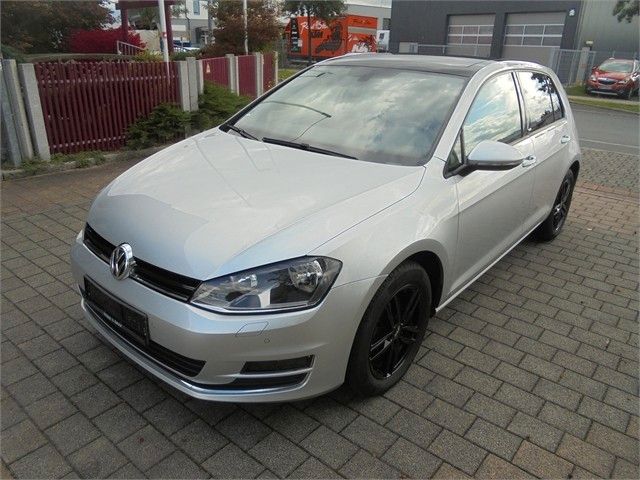 Volkswagen Golf 1.6 TDI * Klimaaut. - Panorama - Euro 6 *