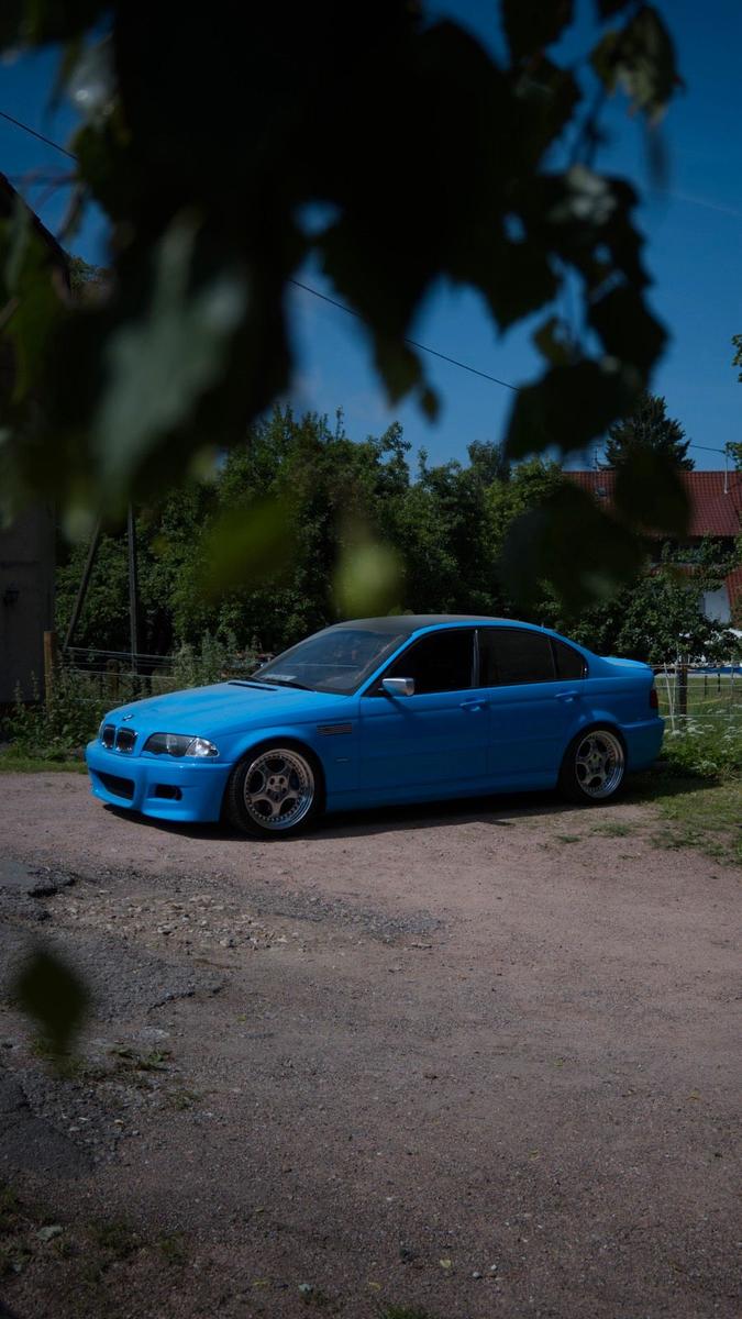 BMW 323