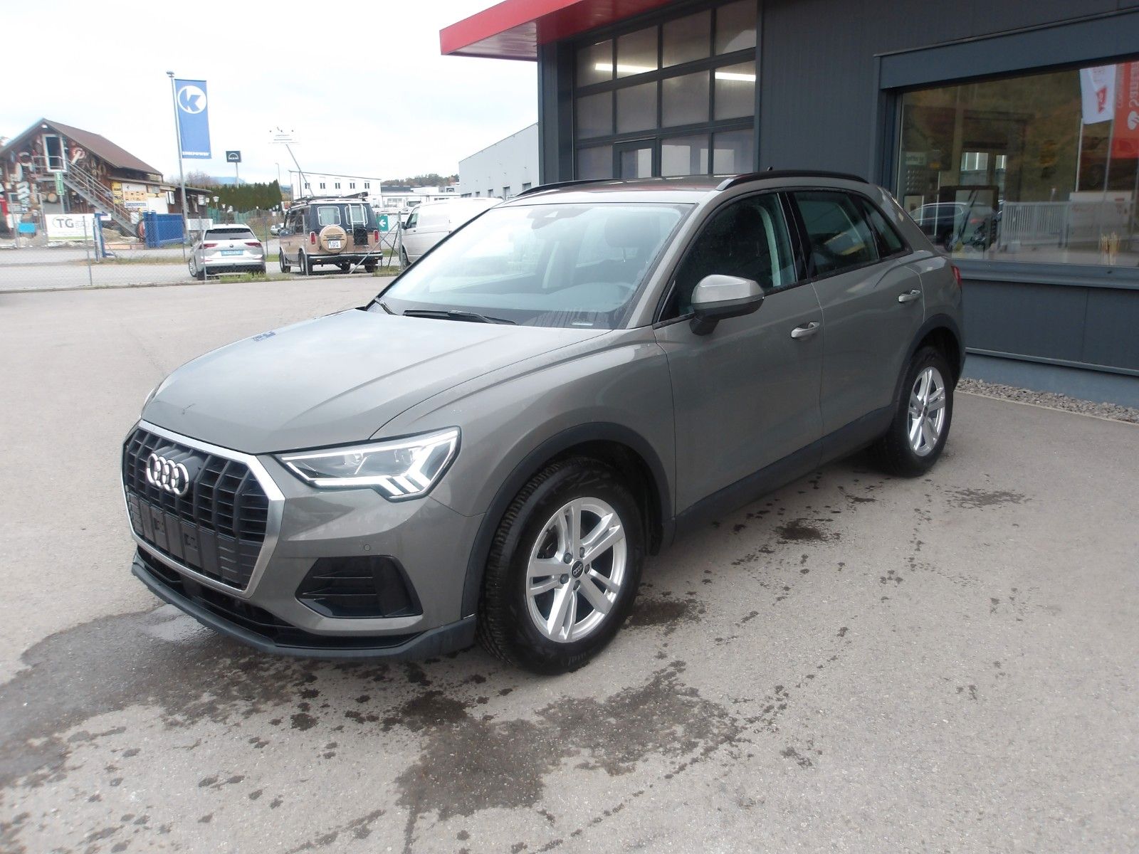 Audi Q3 35 TDI "LED" EXP € 17990.--