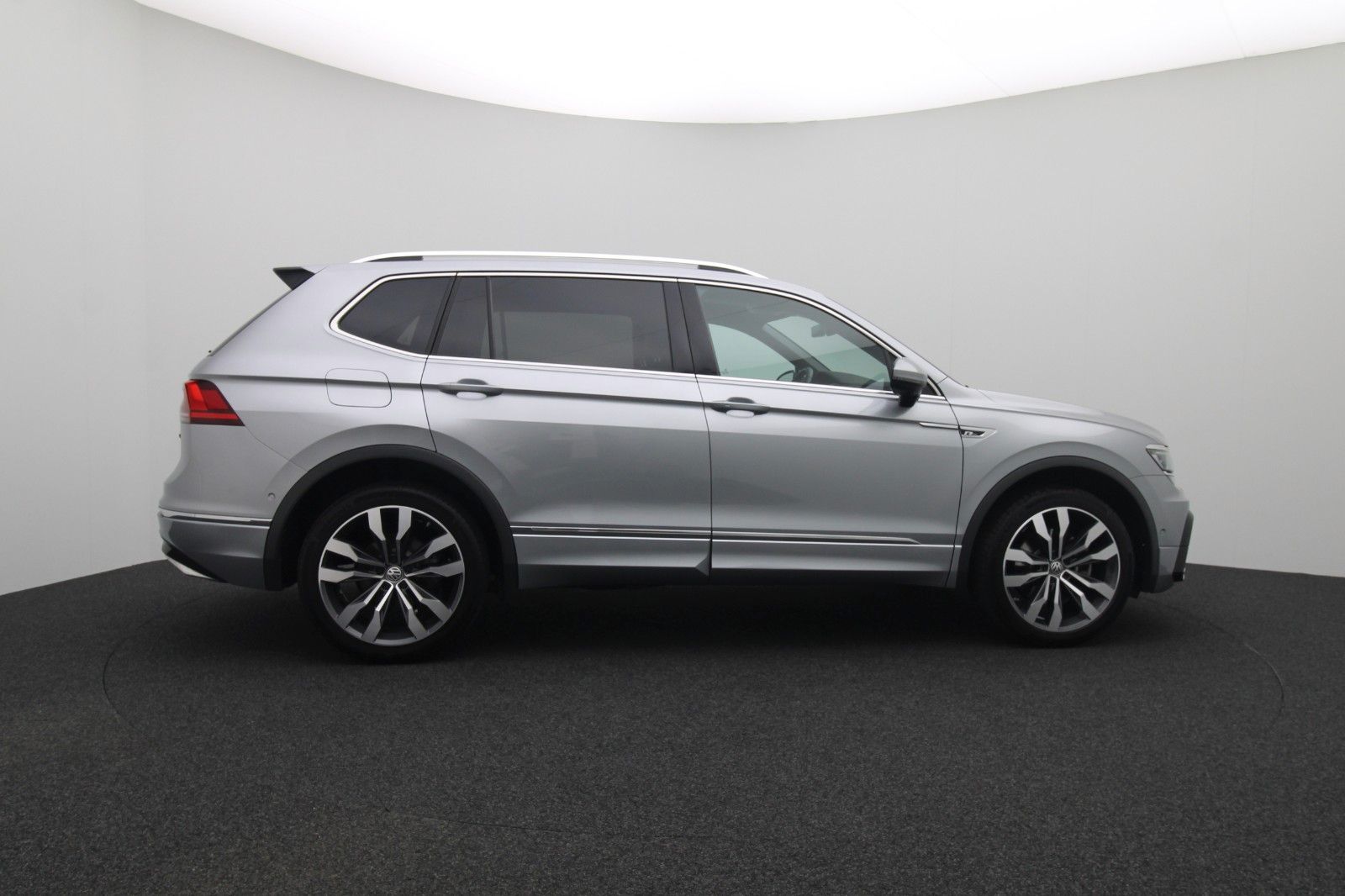 Fahrzeugabbildung Volkswagen Tiguan Allspace Highline 4M Leder R-Line 20"AHK