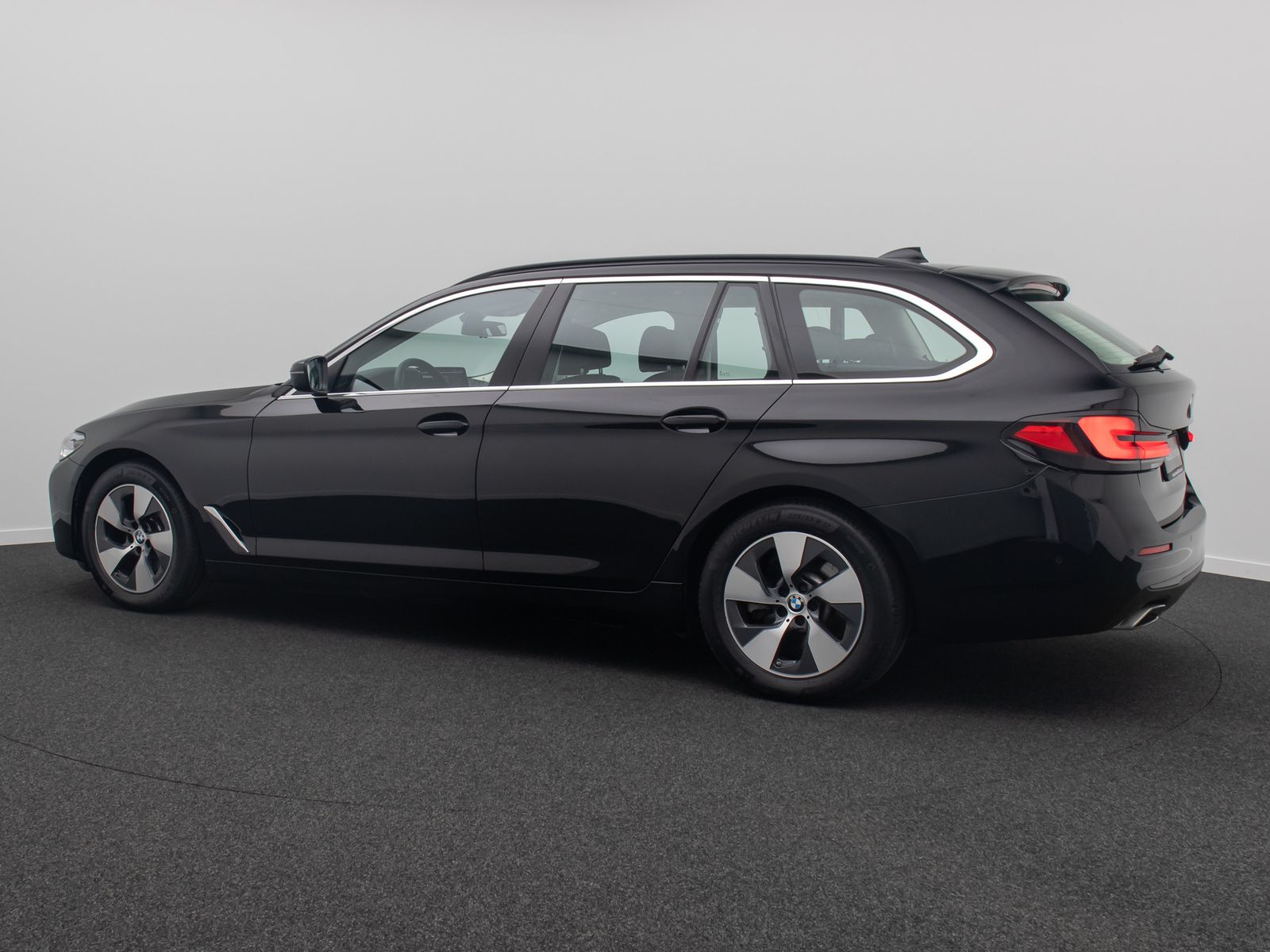 Fahrzeugabbildung BMW 520d Alarm DAB HUD Kamera 4xKlima Leder Komfort