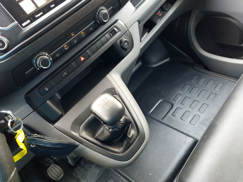 Opel Vivaro 2.0 D Cargo M Edition Klima – Bild 13