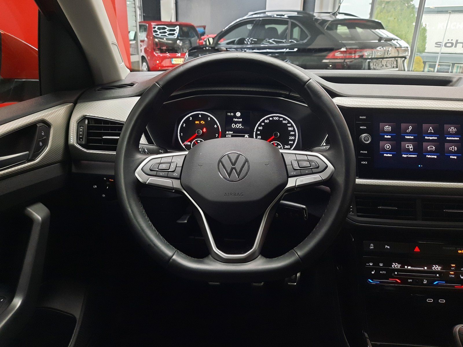 Fahrzeugabbildung Volkswagen T-Cross Move TSI *Navi*Einparkh*Sitzhzg*App-Conn