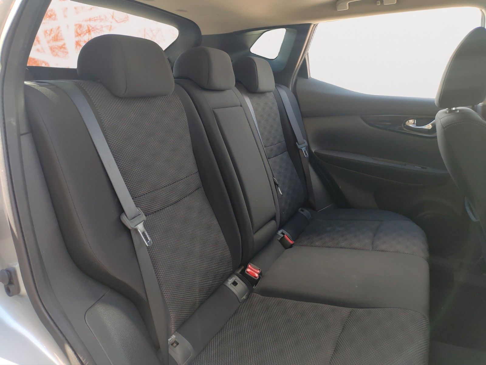 Fahrzeugabbildung Nissan Qashqai 4x4 ! Panoramadach ! Navi ! 360° Kamera