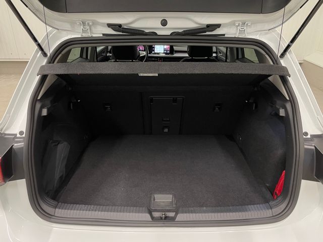 Golf VIII Active 1.5 TSI NAVI LED SHZ PDC