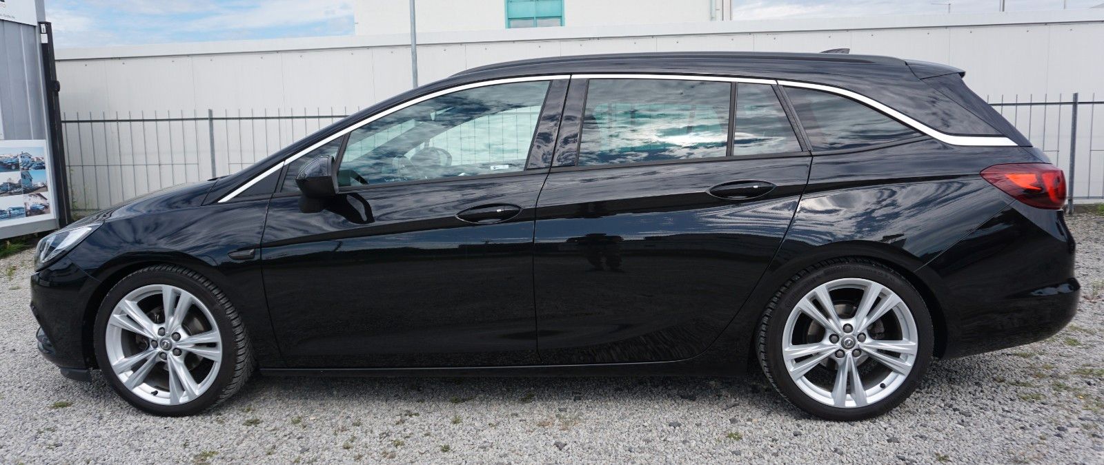 Fahrzeugabbildung Opel Astra K Sports Tourer Ultimate,Leder,LED,Nav,OPC