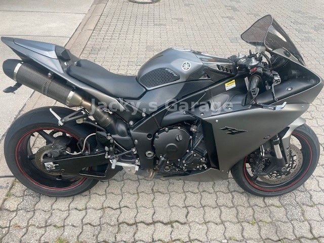 Yamaha YZF-R1 RN22 LeoVince Auspuff