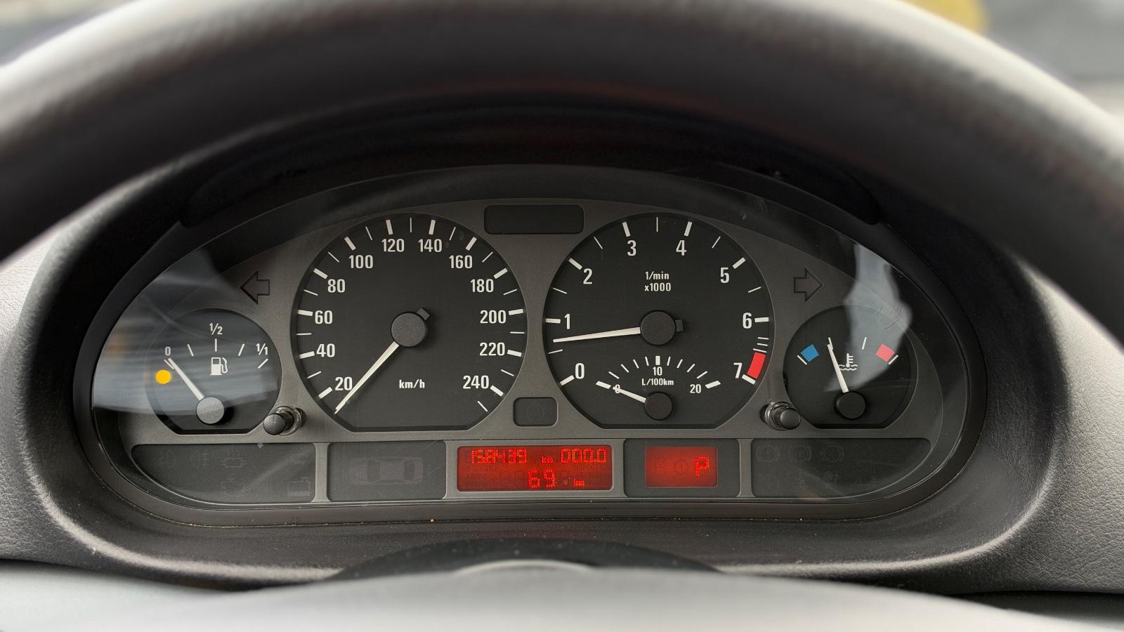 BMW 316 2005 — photo 17