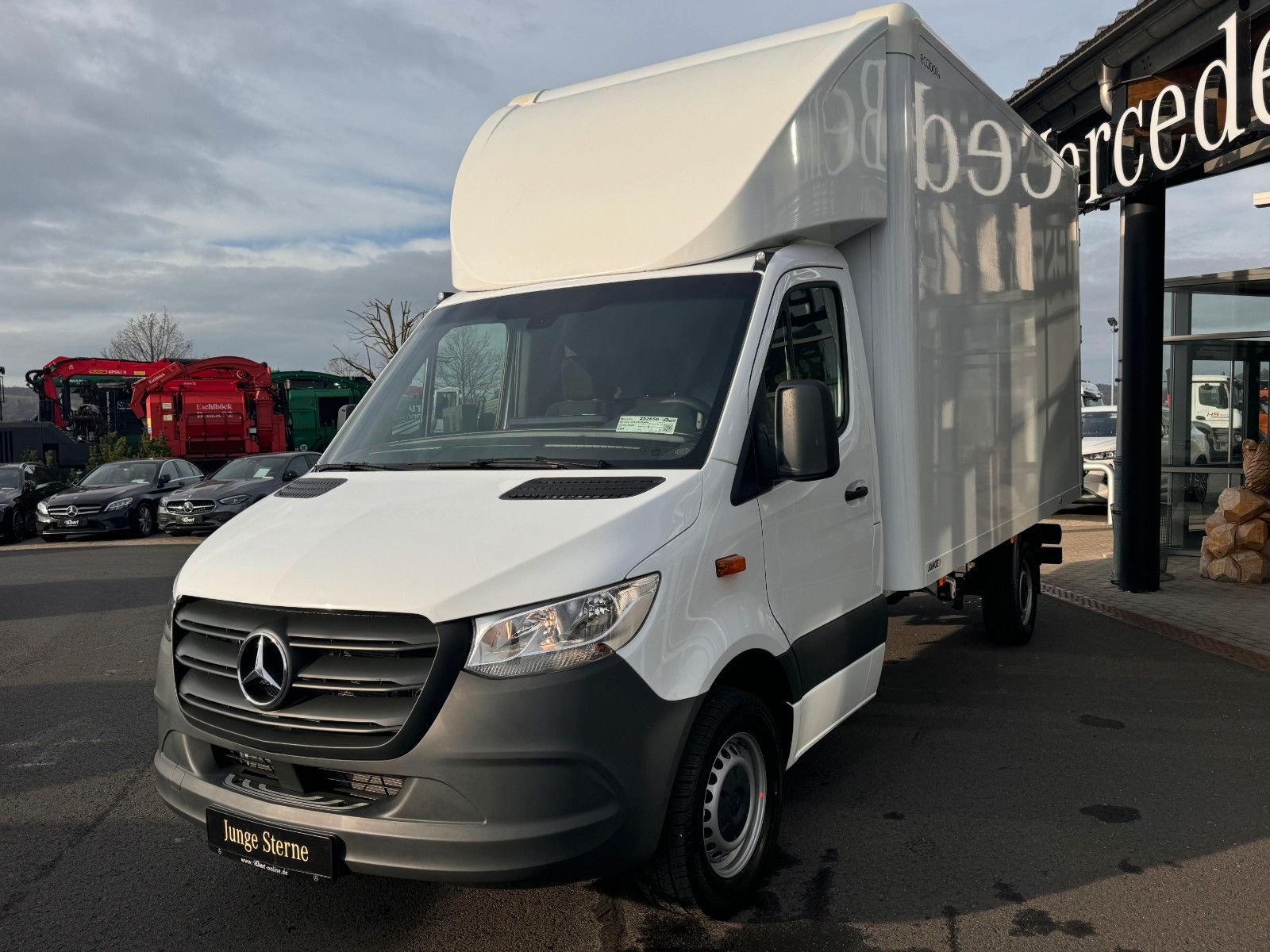 Fahrzeugabbildung Mercedes-Benz Sprinter 315 CDI Möbelkoffer Treppe Windabweiser