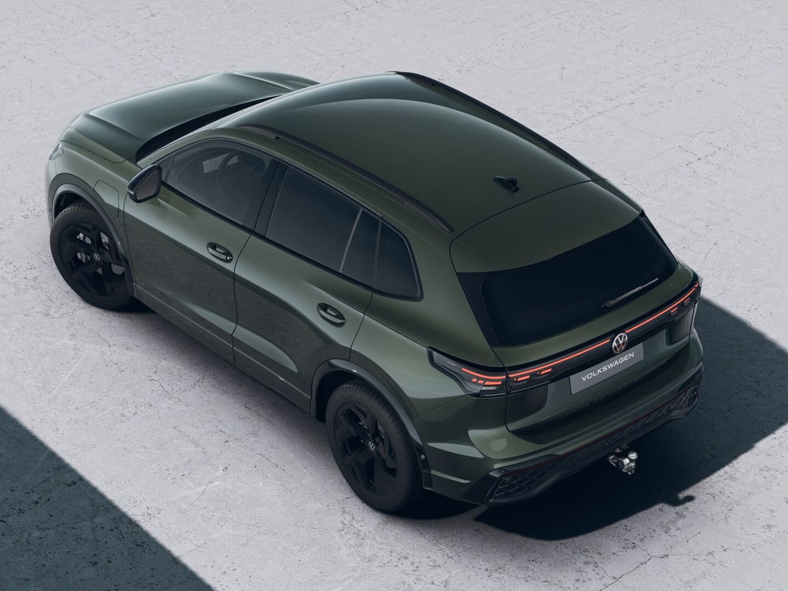 Fahrzeugabbildung Volkswagen Tiguan R-Line 1.5 eHybrid DSG *AHK, Black Style,
