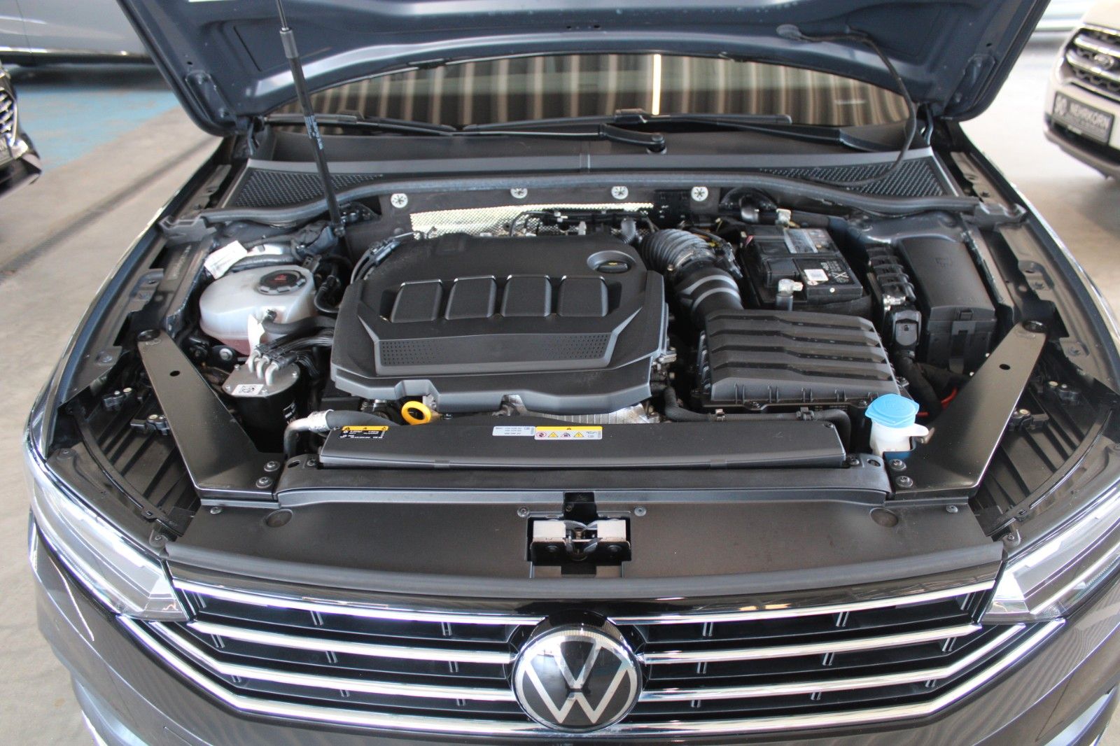 Fahrzeugabbildung Volkswagen Passat 2.0 TDI DSG Elegance LED CAM ACC NAVI uvm