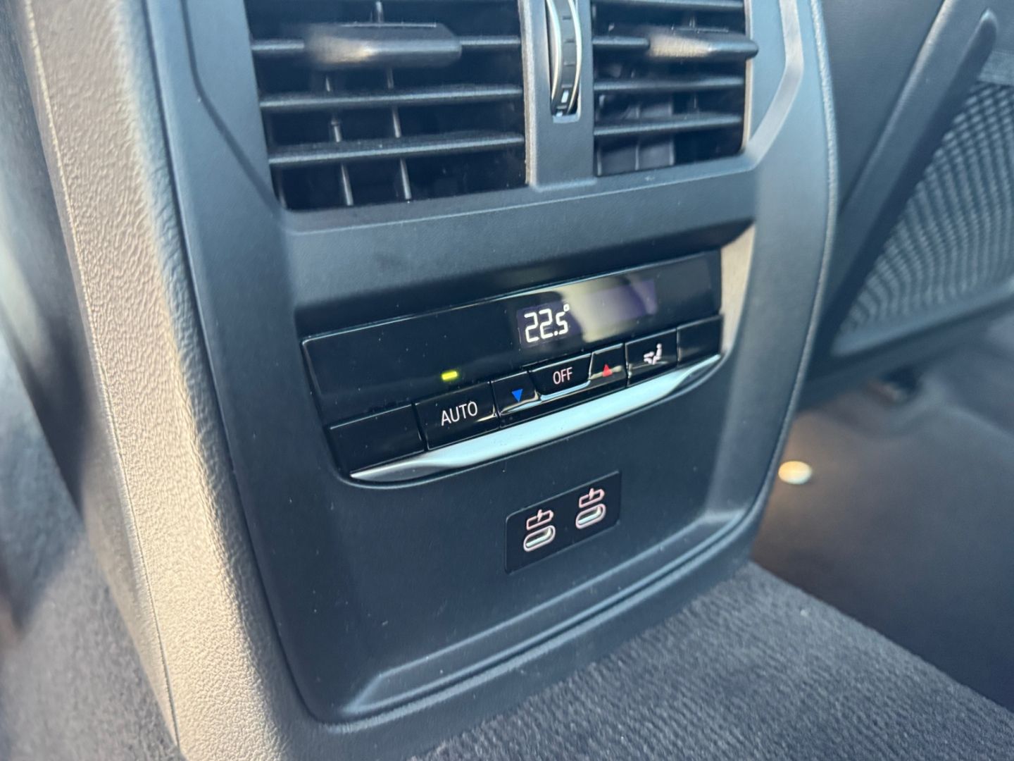 BMW 330 d M-Sport LED KLIMAAUTO NAVI SHZ PDC ALU 19' foto 25