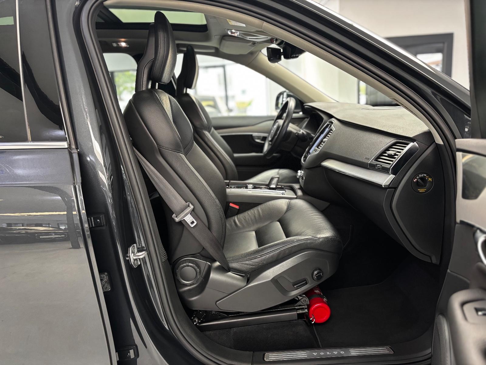 Volvo XC90 Momentum Pro AWD CAM 7-STZ PANO ACC HARMAN/