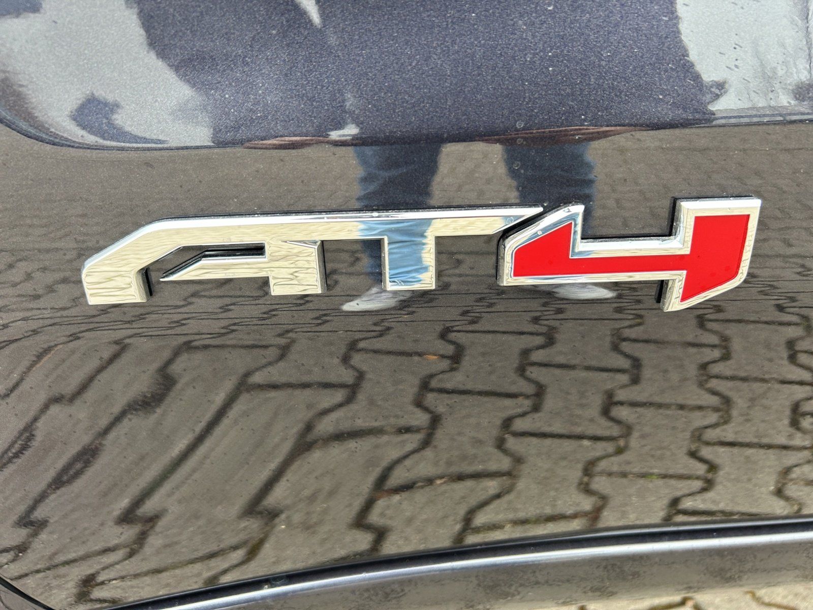 Fahrzeugabbildung GMC Sierra 1500 AT4 Crew Cab Short Bed AHK/LED/SHD/