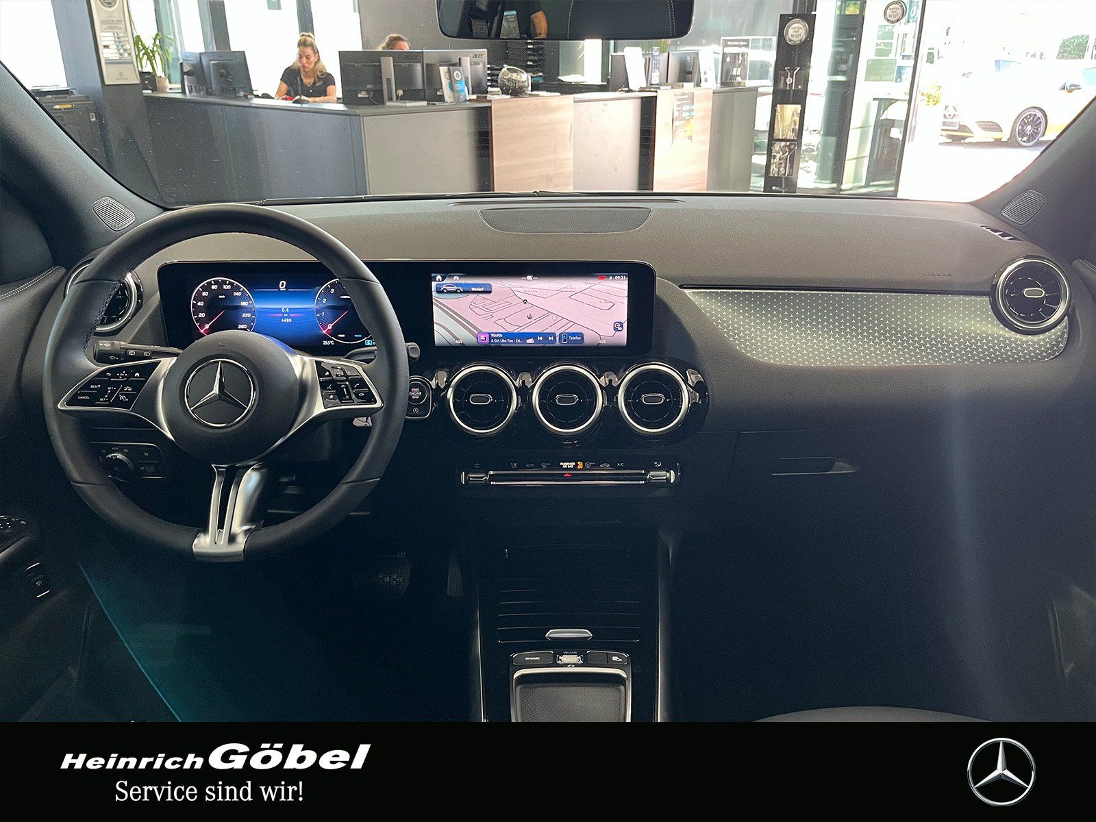Fahrzeugabbildung Mercedes-Benz GLA 220 4M PROGRESSIVE+LED+KAMERA+NAVI+CARPLAY