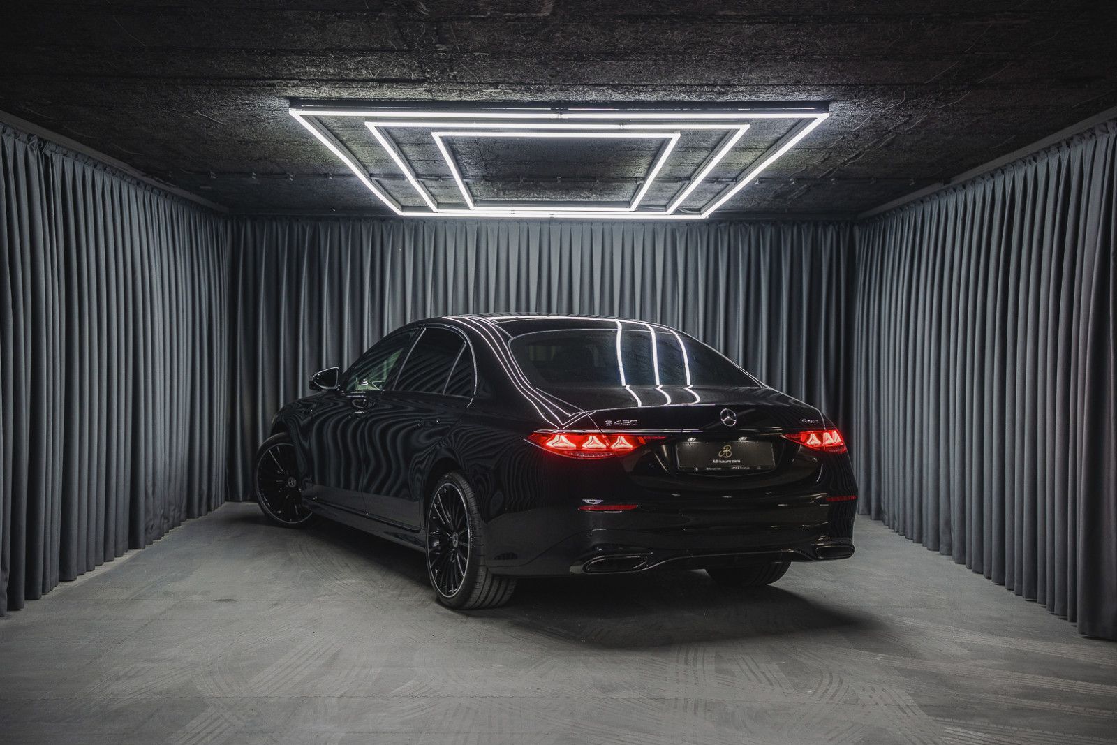 Fahrzeugabbildung Mercedes-Benz S 450 4M Lang MY27 Facelift AMG Plus Fond TV