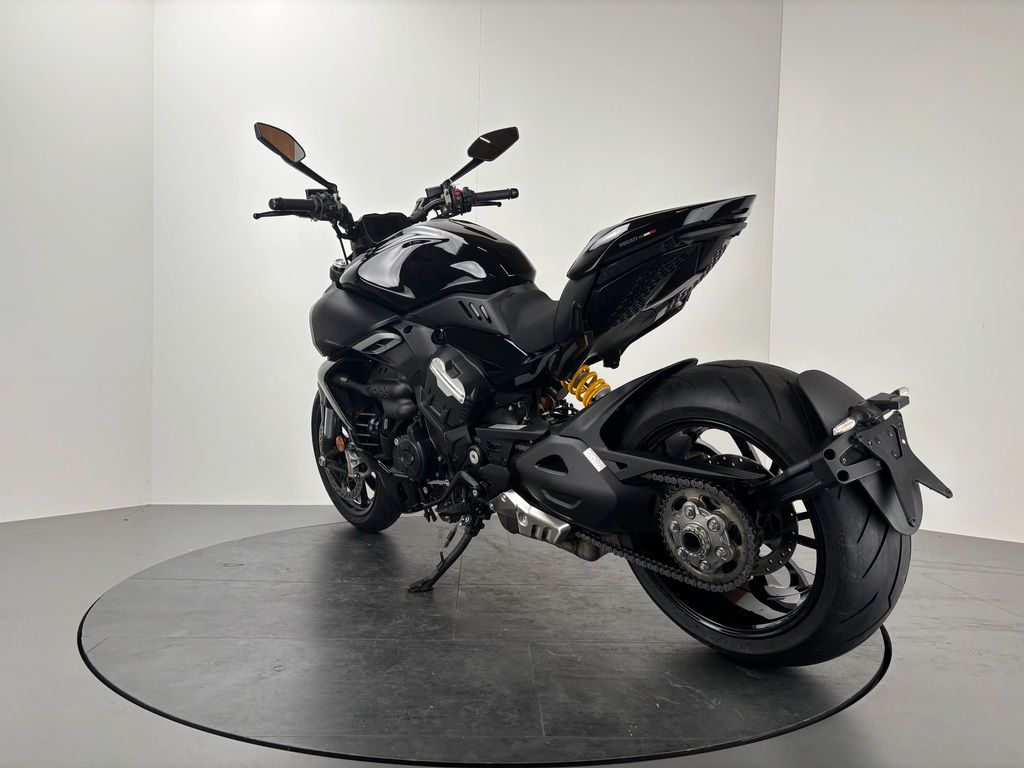 Fahrzeugabbildung Ducati DIAVEL V4 *1. HAND *TOP-ZUSTAND