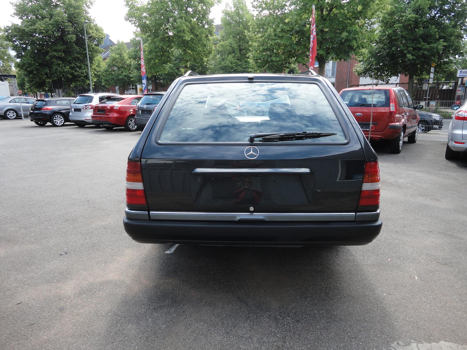 MERCEDES-BENZ E 230 TE 136 ch BVM - CLIM - CUIR - TOIT OUVRANT - 166000 KM