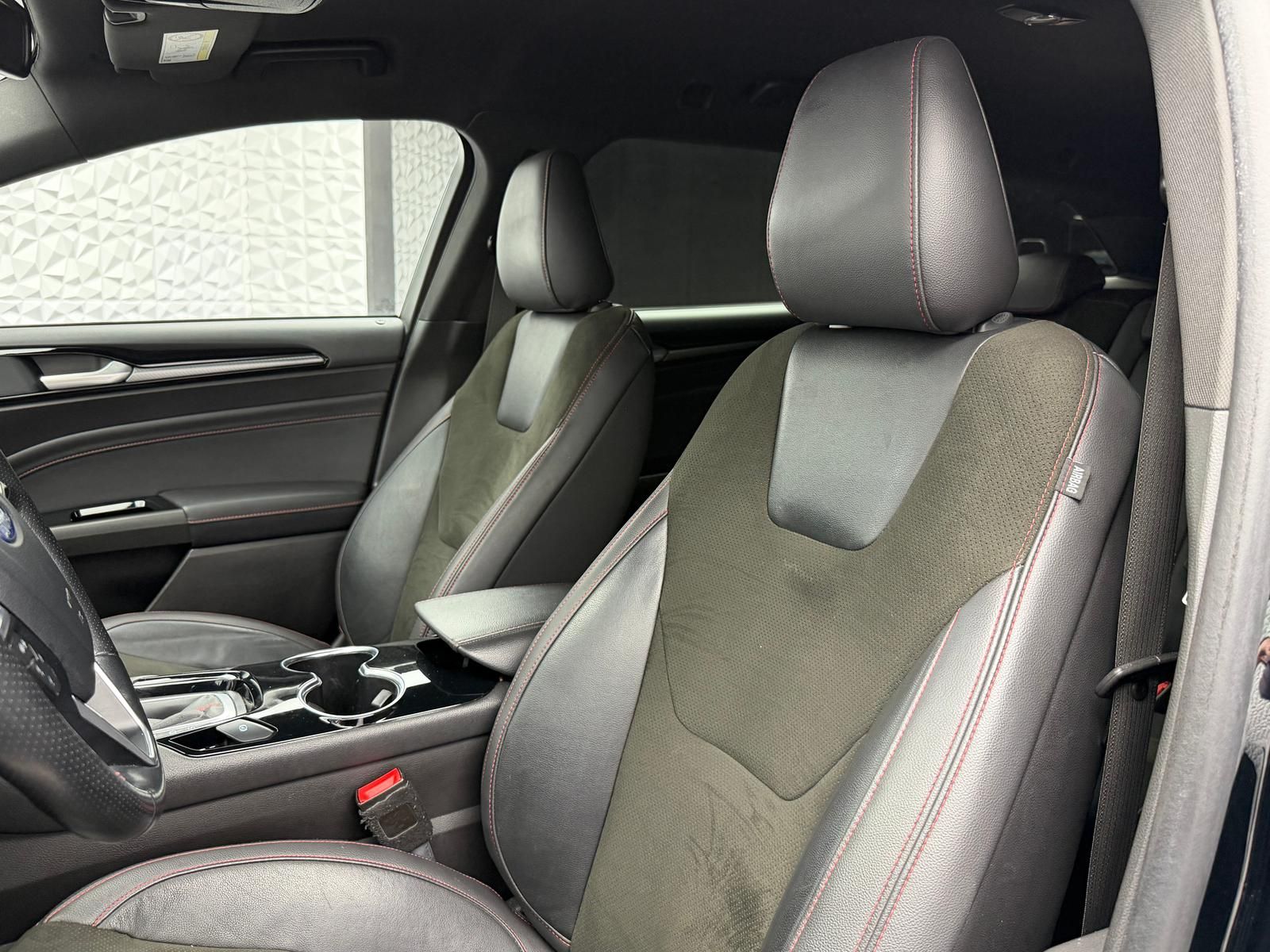 Fahrzeugabbildung Ford 1.5 ECOBOOST ST-LINE/SONY/R-CAM/KEYL/NAV/MEMORY