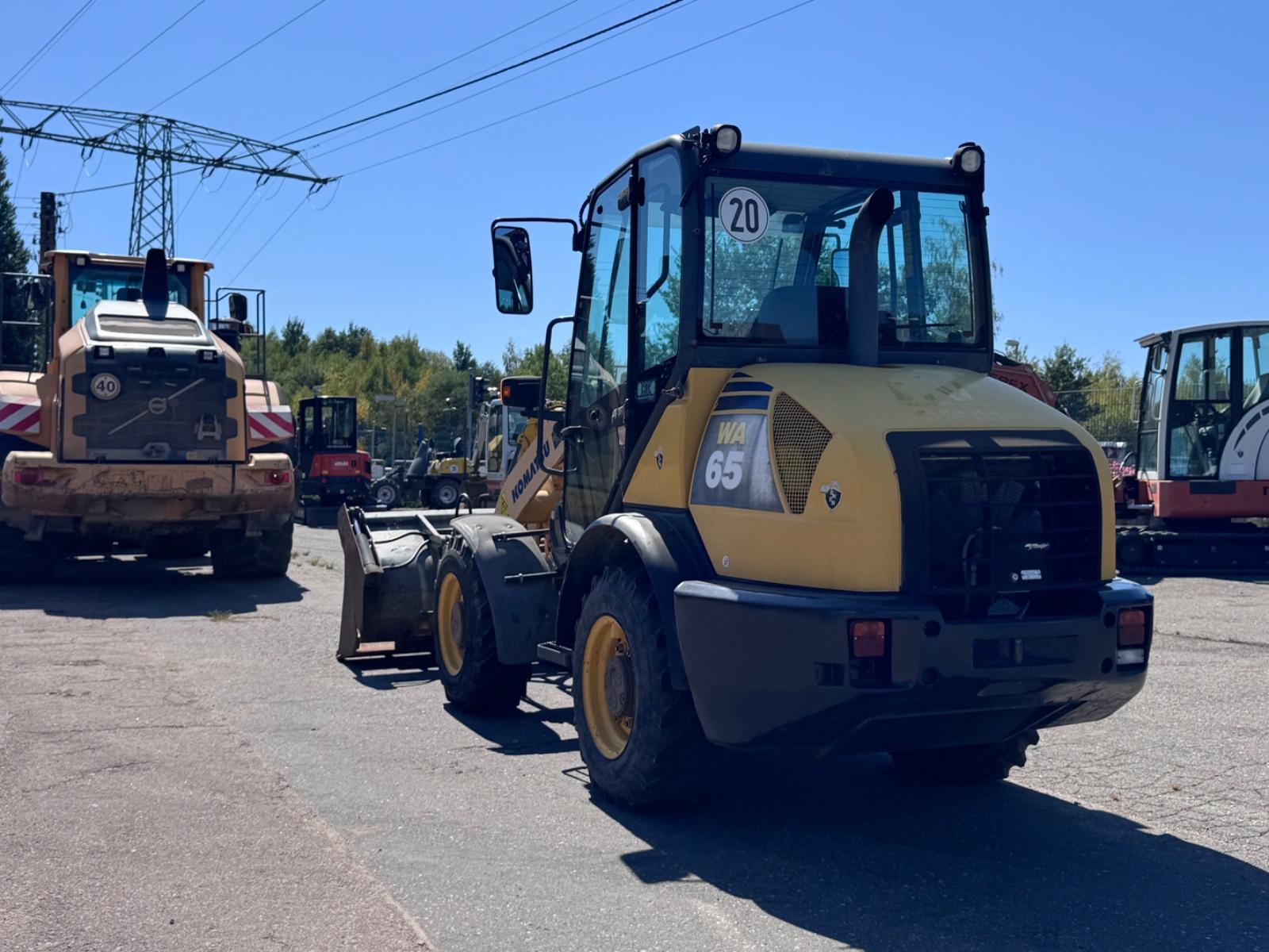 Komatsu WA 65, WA70 , Palettengabel, 4- in 1 Schaufel