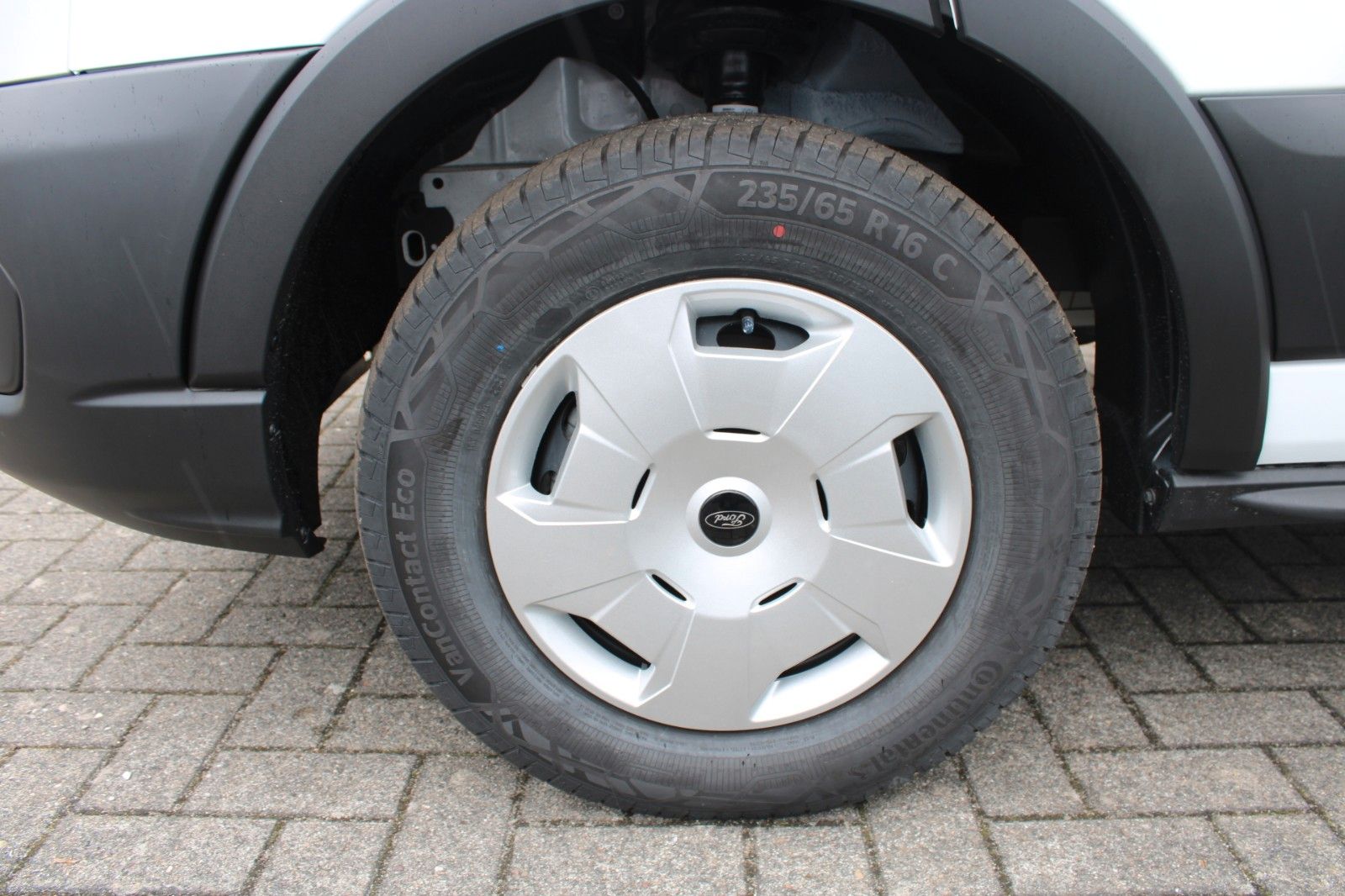 Fahrzeugabbildung Ford Transit L3 H2 LKW Kasten HOCHDACH KLIMA AHK CAM