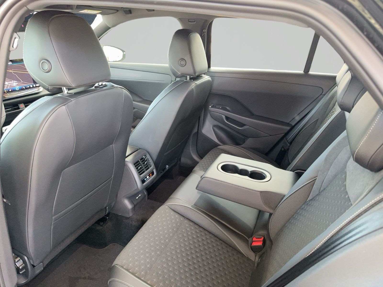 Volkswagen T-Roc - Bild 13