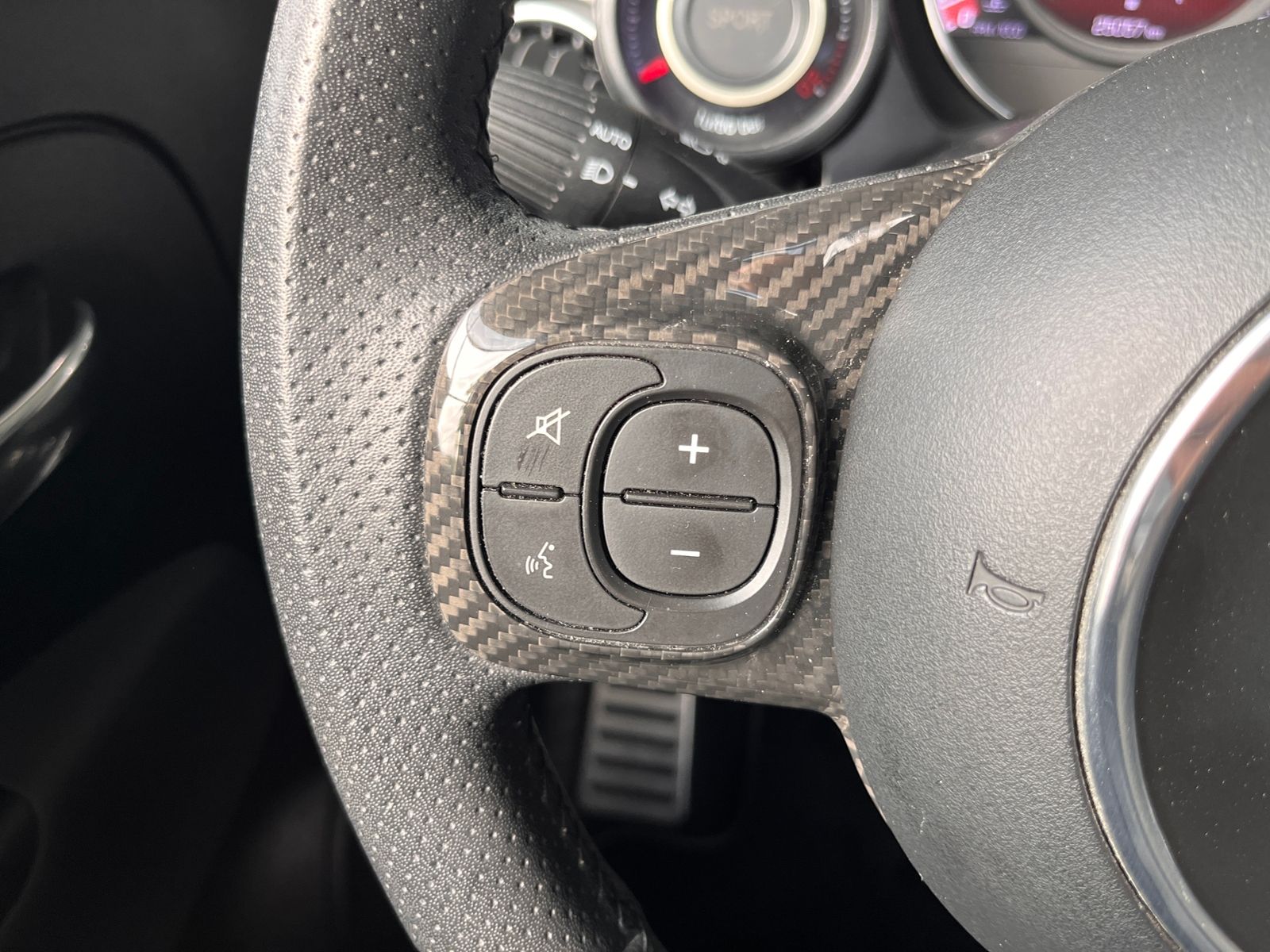 Fahrzeugabbildung Abarth 595C Competizione XENON NAVI ALU