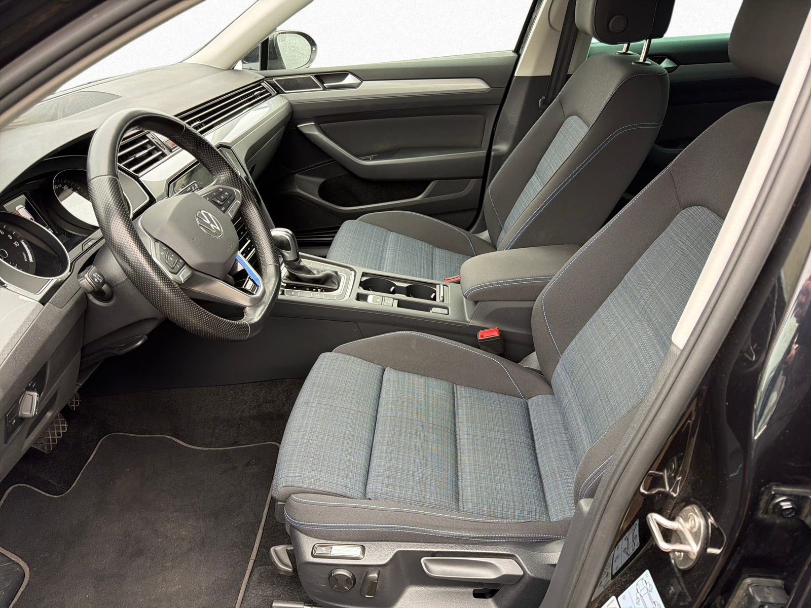 Volkswagen Passat - Bild 11