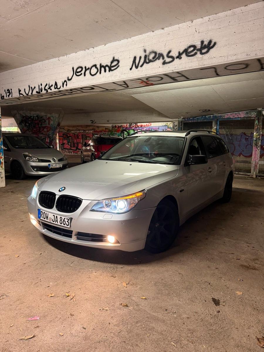 BMW 525 2005 — rear view