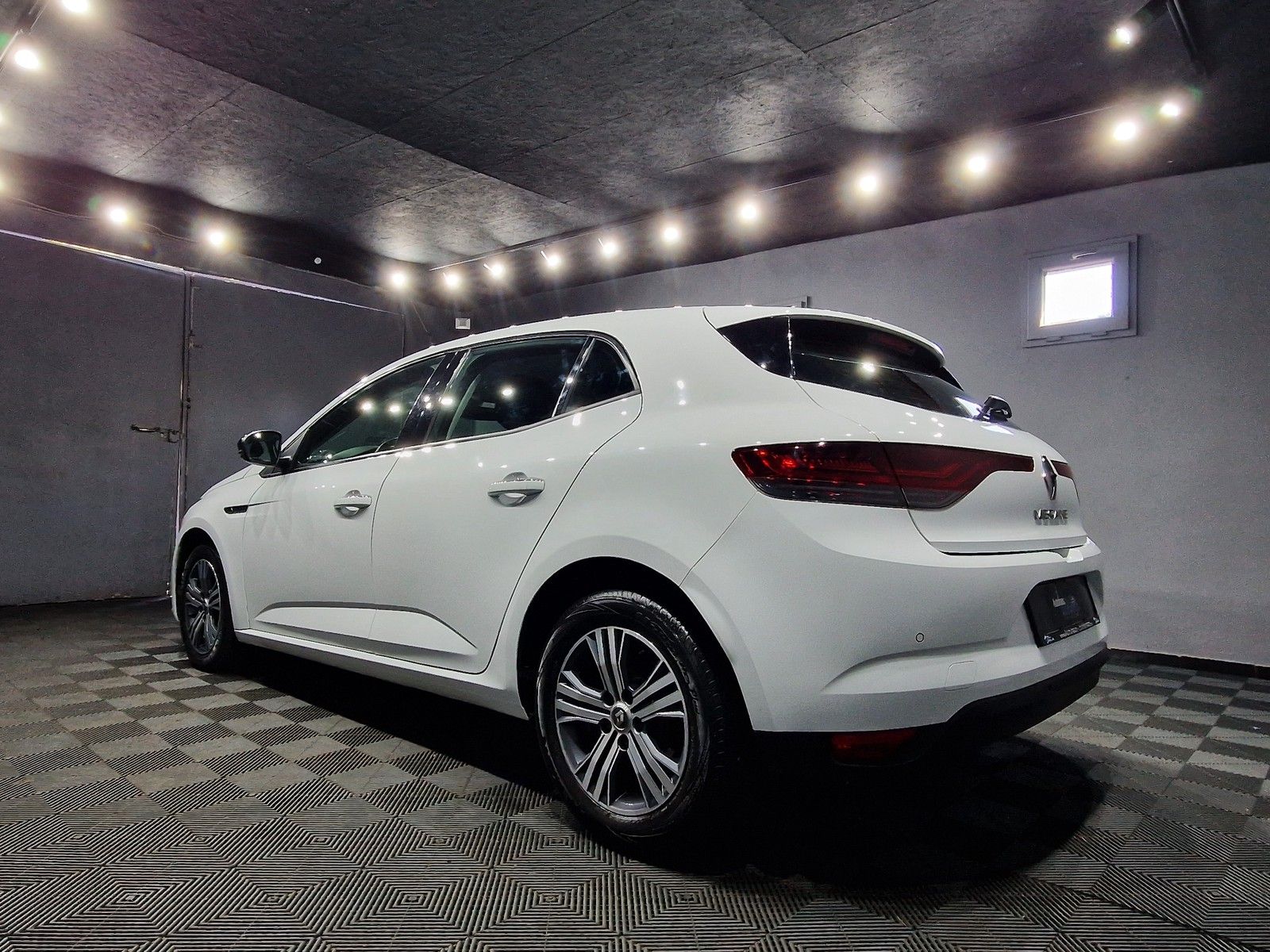 Renault Megane IV Equilibre|5 JAHRE GARANTIE|AUTO|NAVILE imagem 3