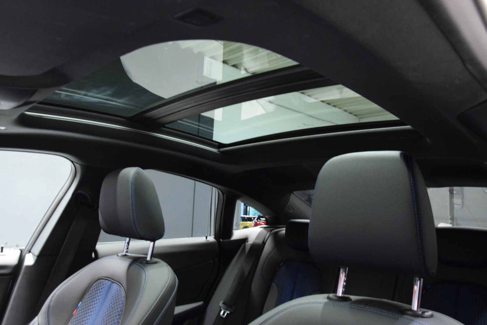 Fahrzeugabbildung BMW 218i Gran Coupé M Sport H&k Panorama HuD Memory