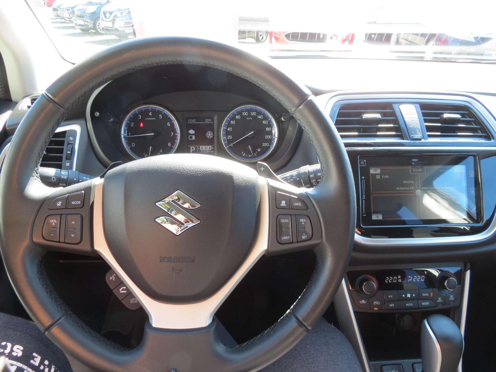 Suzuki SX4 S-Cross Club Automatik   Erst 43300  SR+WR  
