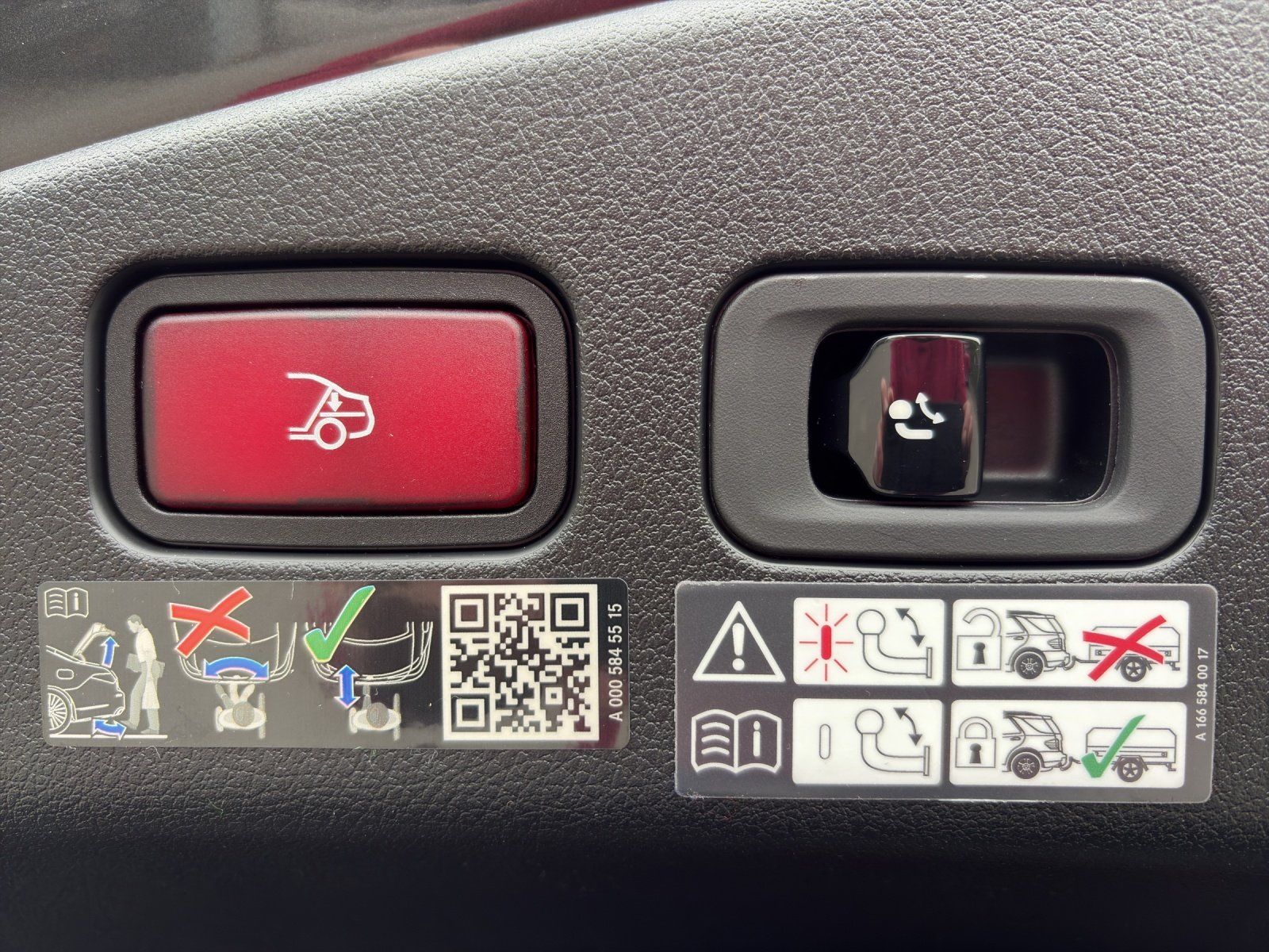 Fahrzeugabbildung Mercedes-Benz CLE 300 4MATIC Cabriolet AMG HeadUp AHK Burmeste