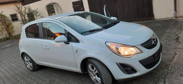 Opel Corsa D 1.4 Satellite