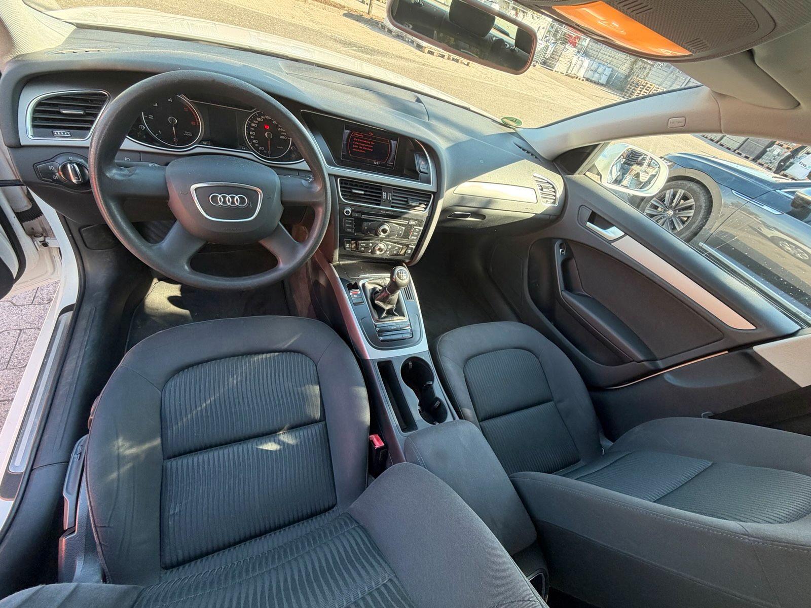 Audi A4 2012 — photo 9