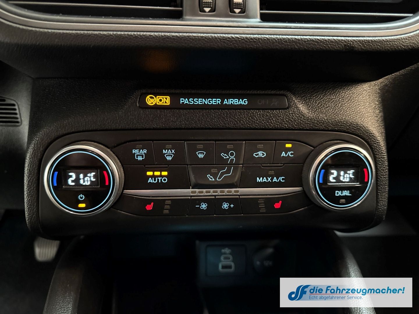 Fahrzeugabbildung Ford Focus Turnier Cool & Connect Navi LED Apple CarP