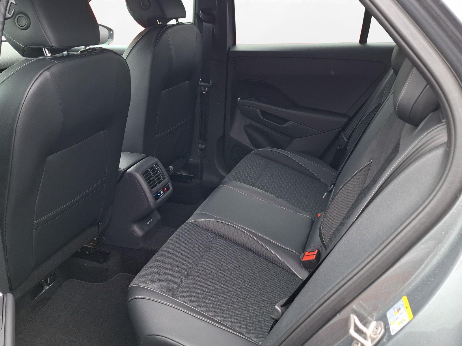 Volkswagen T-Roc R-Line 150 PS DSG | RÜKA | NAVI | Ahzv. uv