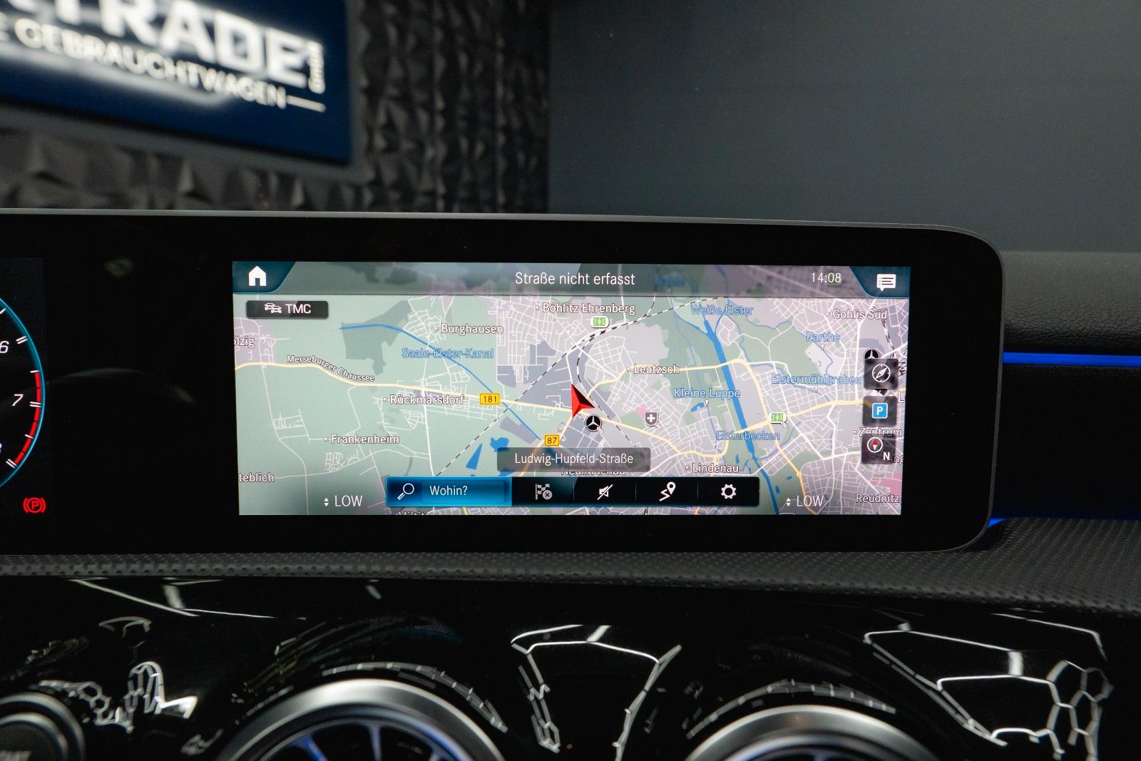 Fahrzeugabbildung Mercedes-Benz A 35 AMG 4Matic Night-Paket *Pano*LED*ACC*DAB*