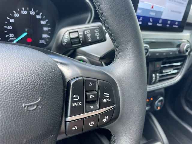 Fahrzeugabbildung Ford Kuga Titanium X elek Heckkl AHK abnehmbar LED