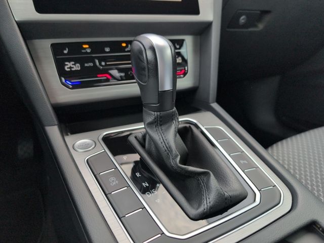 Passat Variant 1.5 TSI DSG LED+NAVI+KAMERA+SIHZ+