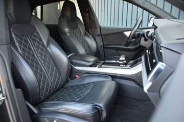 Audi Q8 - 8