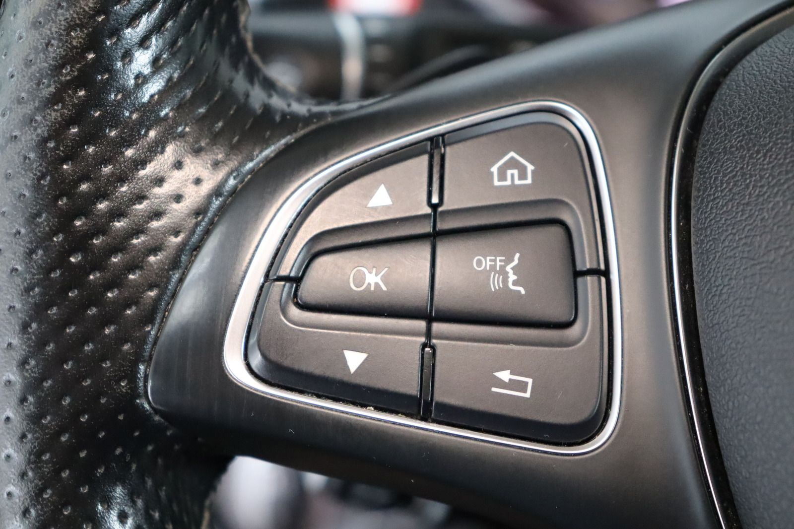 Fahrzeugabbildung Mercedes-Benz V 250 d lang 4-Matic * PDC * Navi * SHZ